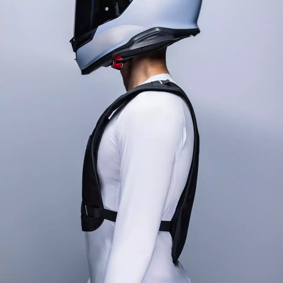 Dainese Smart GO: Najlżejszy motocyklowy airbag. Dainese Smart GO: Najlżejszy motocyklowy airbag.
